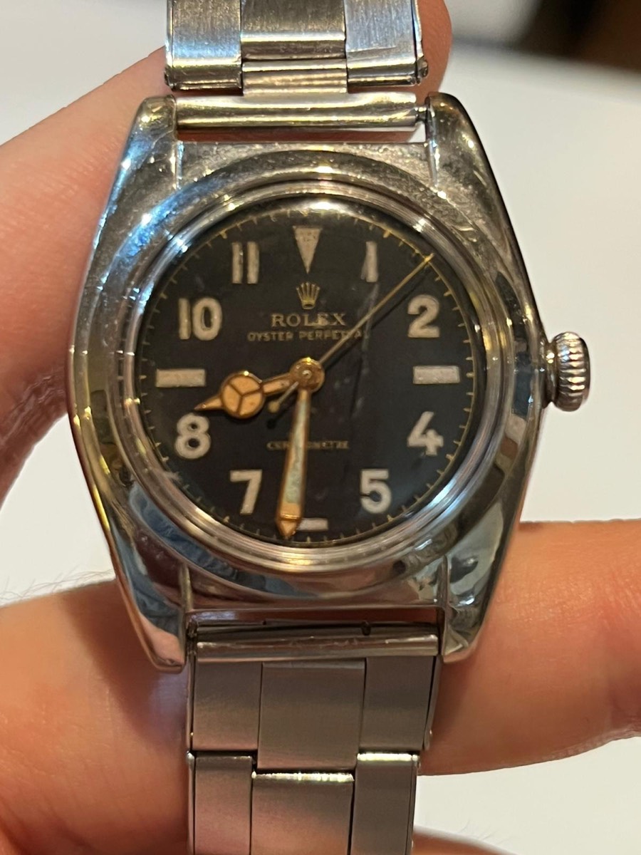 Black-dial Rolex Oyster Perpetual Bubbleback ref. 2940 from the 1940s
