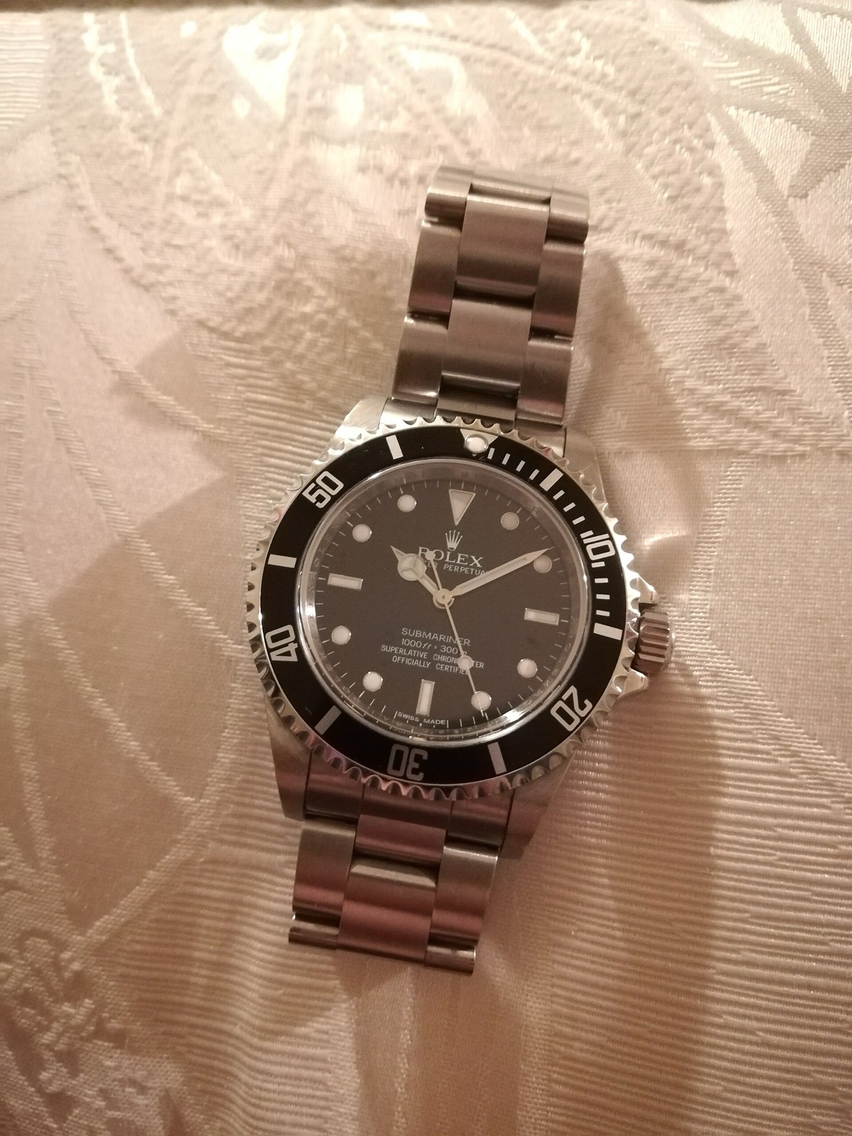 Siyah kadranlı ve siyah bezelli, tarihsiz Rolex Submariner ref. 14060M